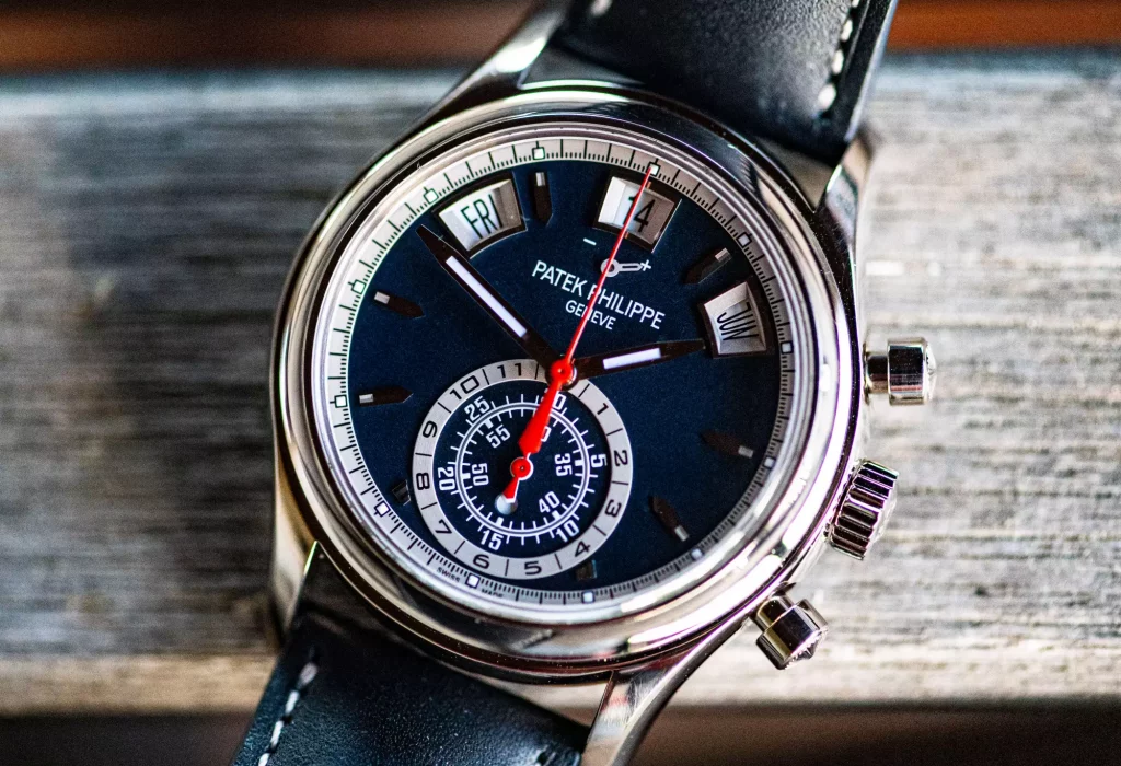 Patek 5960G mit blauem Zifferblatt von oben fotografiert
