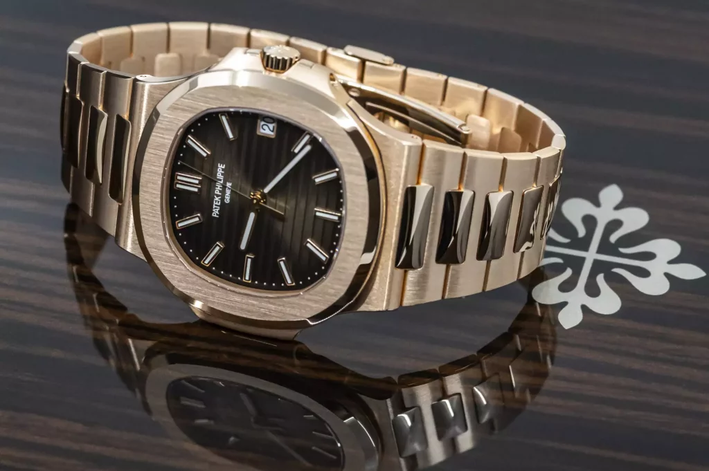 Klassiker 5711 auf einer Original Patek Box