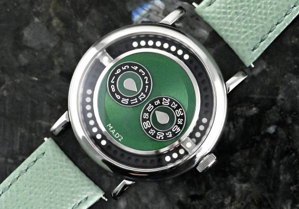 MB&F M.A.D.2 green Automatik Kaliber G101 Stahl ungetragen Full Set mit QR code