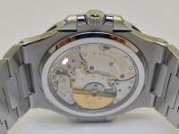 Patek Philippe NAUTILUS 5712 in Stahl Image 3
