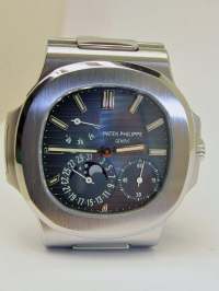Patek Philippe NAUTILUS 5712 in Stahl Image 6