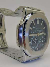 Patek Philippe NAUTILUS 5712 in Stahl Image 8