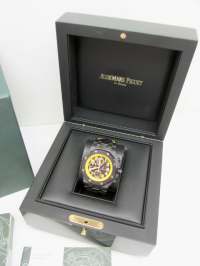 Audemars Piguet OFFSHORE 26176FO Bumble Bee in Carbon Image 12