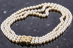 Dreireihige Perlenkette massive Schmuckschließe Gelbgold mit 23 Brillanten Abbildung 12