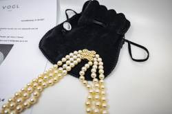 Dreireihige Perlenkette massive Schmuckschließe Gelbgold mit 23 Brillanten Abbildung 8