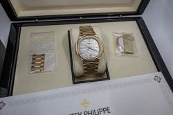 Patek Philippe medium NAUTILUS | 7118/1200R in Roségold | Diamant Lünette | Full Set 2018 | Image 9