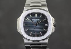 Patek Philippe Jumbo NAUTILUS | neues Kaliber 26-330 | 5711 in Stahl | deutsches Full Set 2020 | Image 5