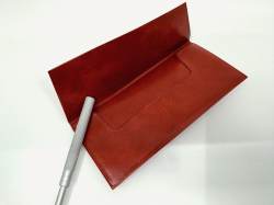 Patek Philippe Kunststoff Etui für das Zertifikat zur Ref. 3700 Nautilus in Stahl 1976 Abbildung 3