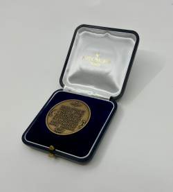 Patek Philippe Medaille Museum 2000 Ten Days mit original Box in Bronze Image 3