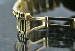 Corum 44.810.65 V067 A012 seltene Admirals Cup Diamant orig. Goldband Abbildung 7