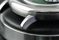 MB&F M.A.D.2 green Automatik Kaliber G101 Stahl ungetragen Full Set mit QR code Image 8