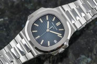 pre owned PATEK PHILIPPE Jumbo NAUTILUS of the first Series
