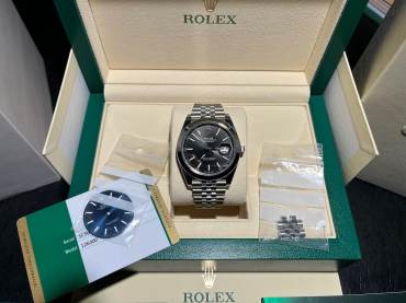 pre owned ROLEX OYSTER PERPETUAL - Date Just 41 Chronometer in Steel