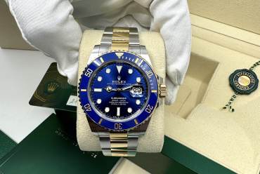 pre owned ROLEX SUBMARINER DATE